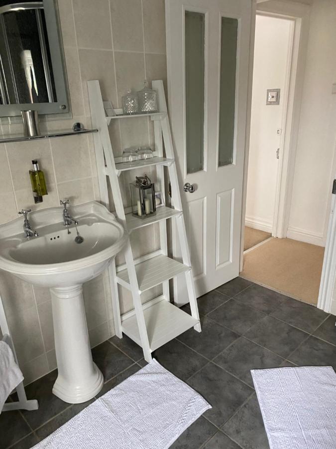 Birtley House Bed And Breakfast Robin Hood's Bay Exterior photo