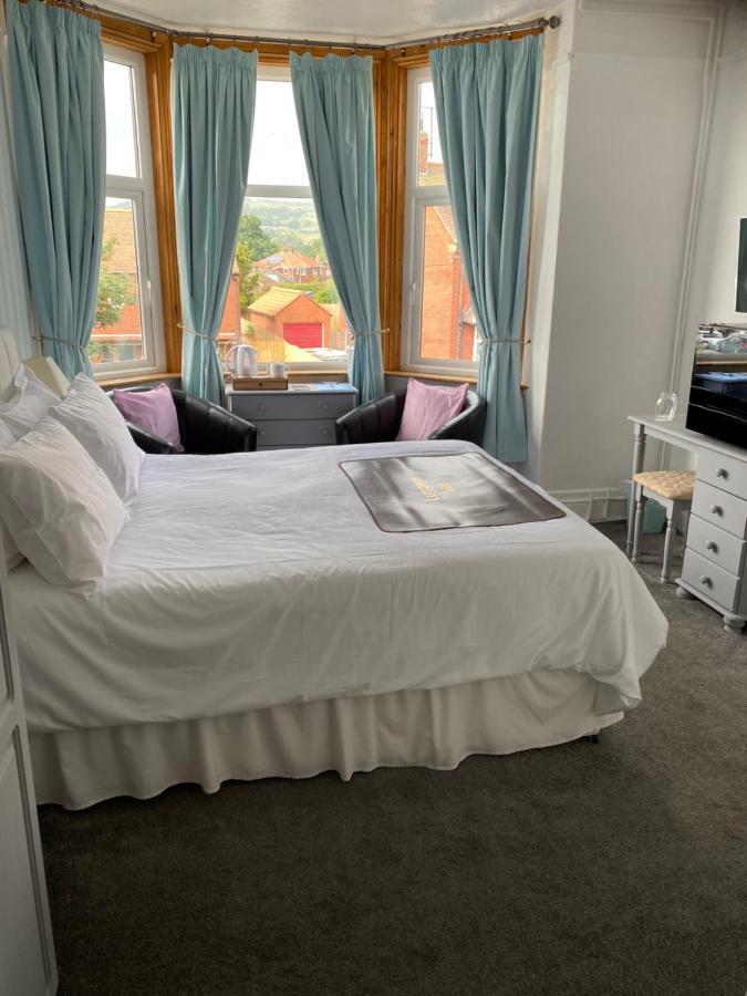 Birtley House Bed And Breakfast Robin Hood's Bay Exterior photo